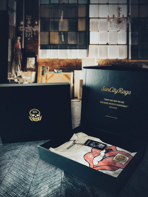 Deluxe Apparel Box